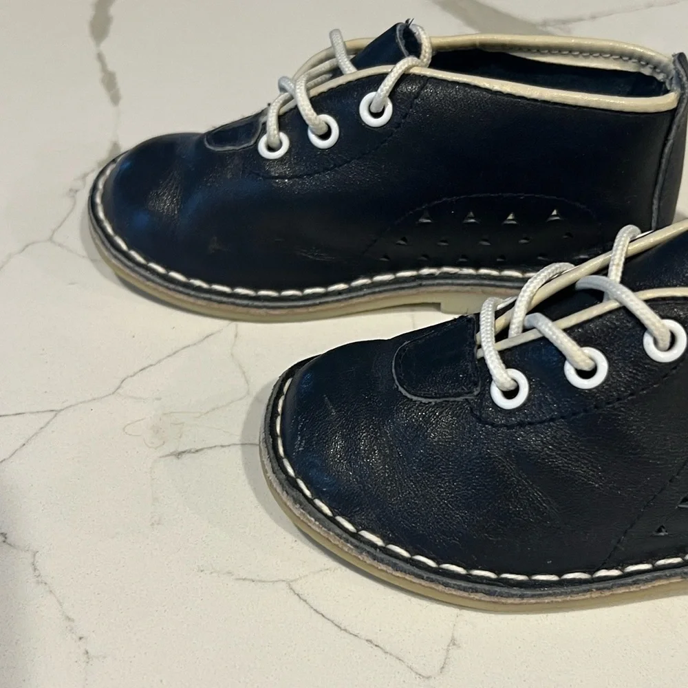 Vintage G. Bell Navy Perforated Walking Shoes Childrens Sz 6